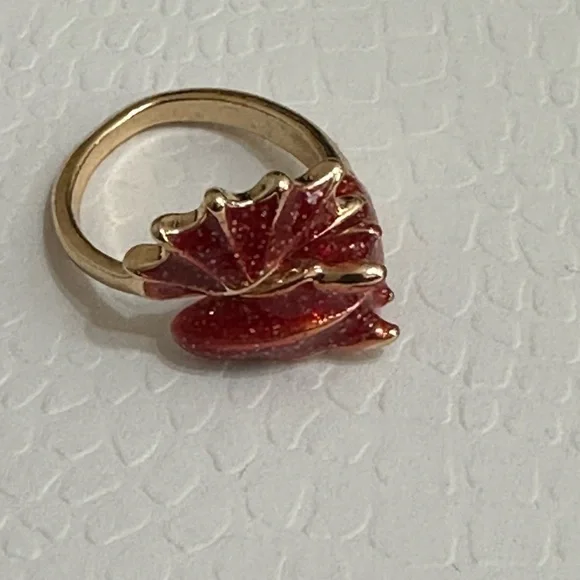 Adjustable resin red dragon ring. - Picture 3 of 3